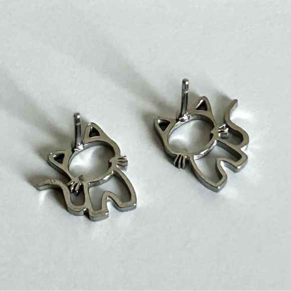 🍂Cute Boho Kitten Design Stud Earrings. - Picture 5 of 7